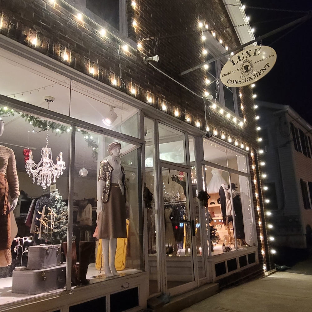 Luxe consignmet  376 pleasant st Northampton MA 01060 - Picture 6 of 12